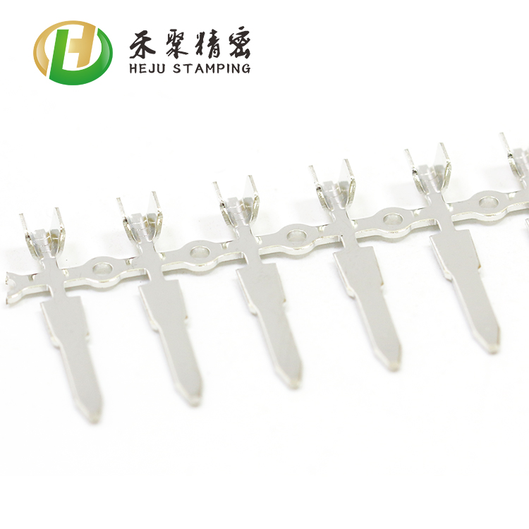 连接器端子、卡类端子、端子